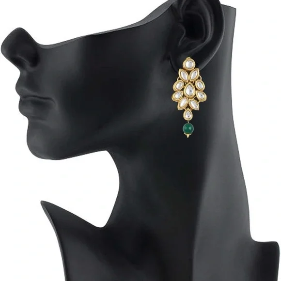 Kundan Gold and Green Necklace Set - Picture 4 of 4